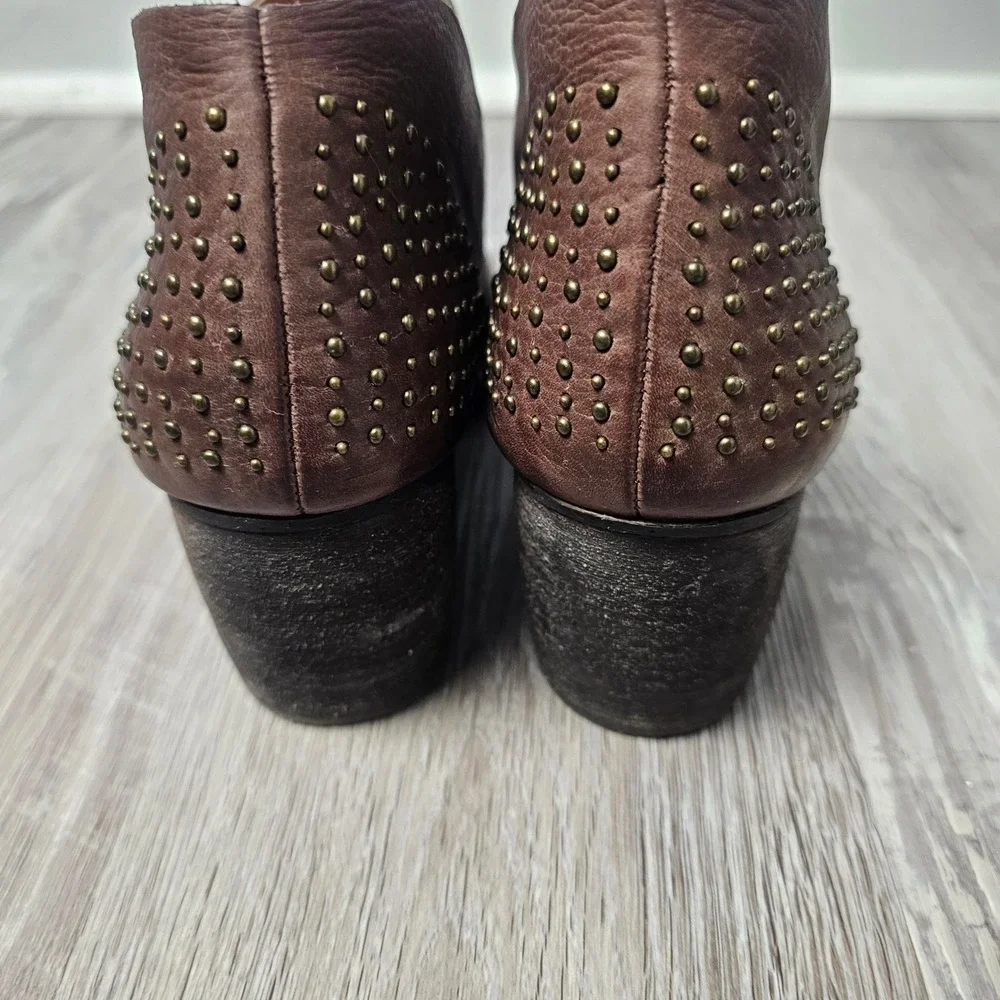 Naya Valerie 8.5M Ankle Bootie Brown Leather Studded Western Boho Edgy